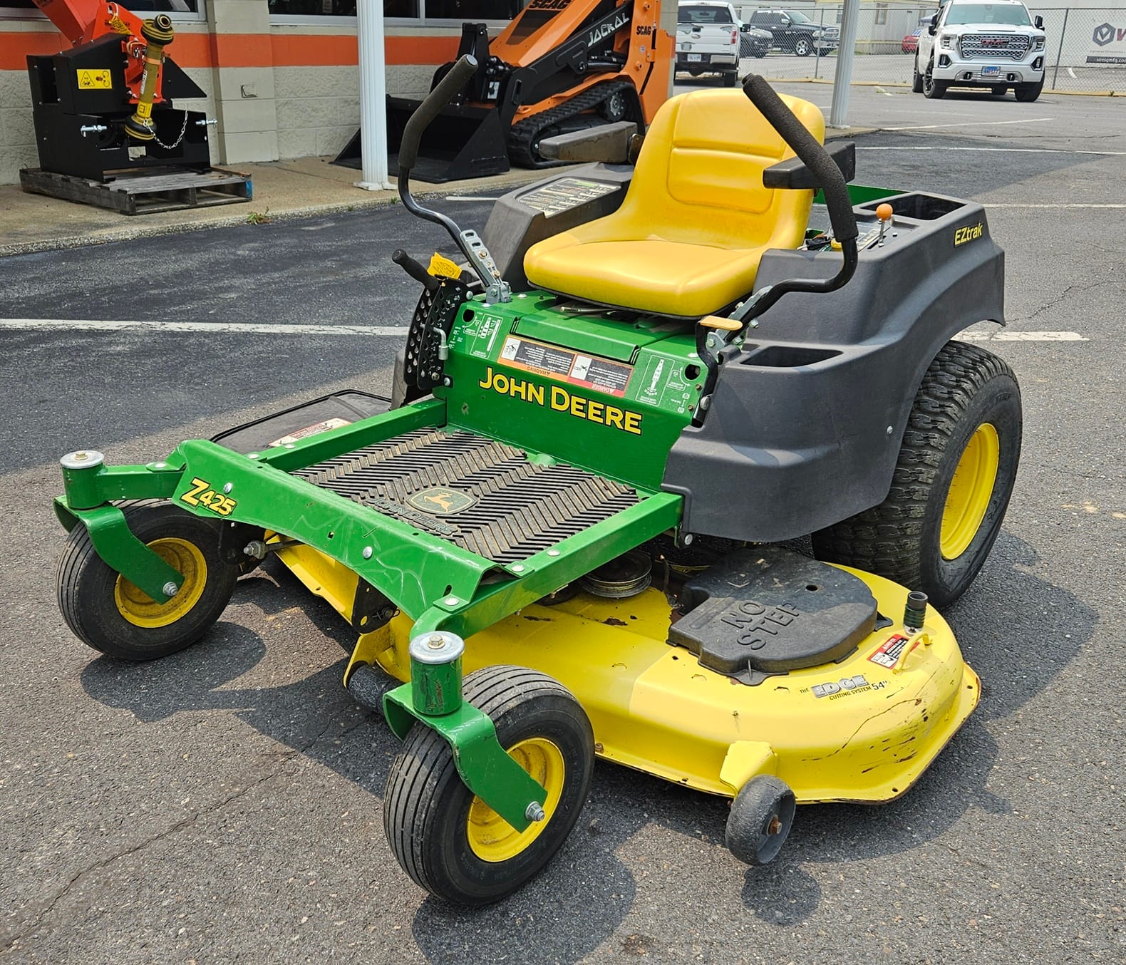 2014 John Deere Z425 Equipment Image0