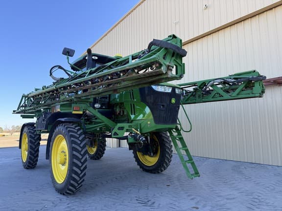 Image of John Deere R4030 equipment image 1