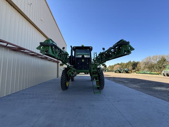 Image of John Deere R4030 equipment image 2