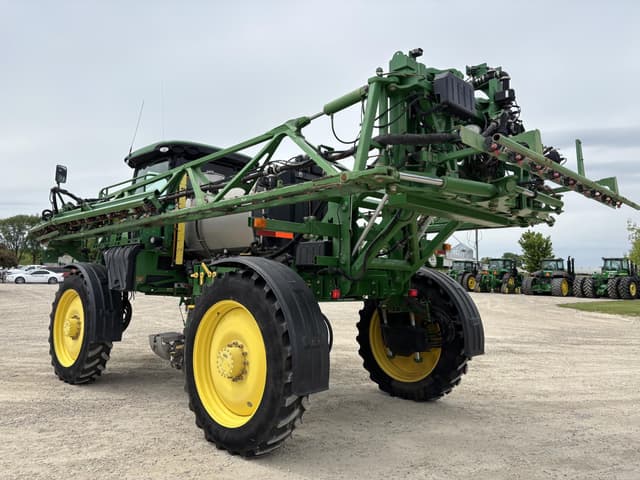 Image of John Deere R4030 equipment image 3