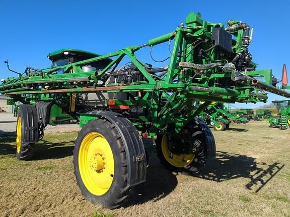 Image of John Deere R4030 equipment image 4