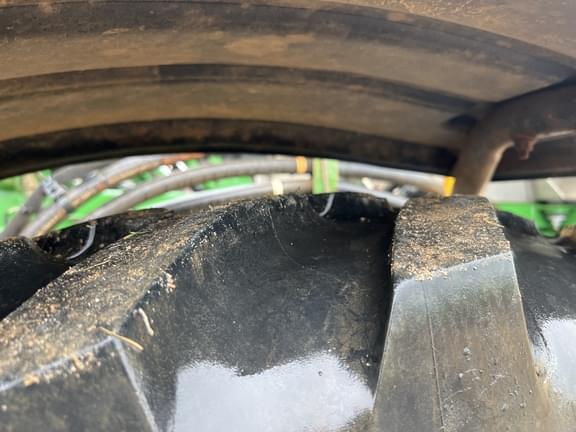 Image of John Deere R4030 equipment image 4