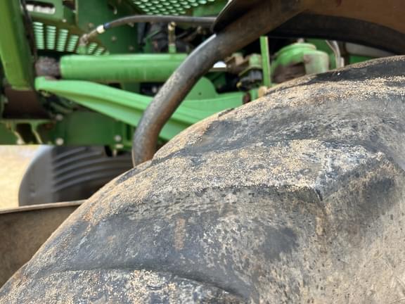 Image of John Deere R4030 equipment image 3