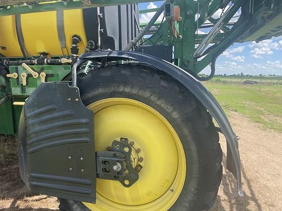 Image of John Deere R4030 equipment image 3