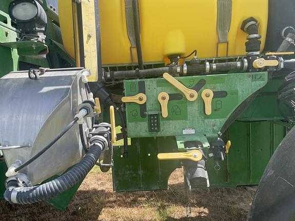 Image of John Deere R4030 equipment image 2
