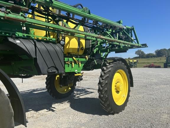 Image of John Deere R4030 equipment image 2