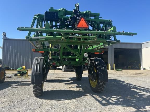 Image of John Deere R4030 equipment image 4