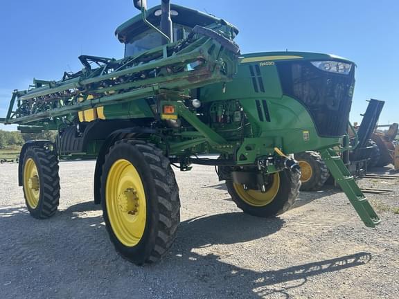 Image of John Deere R4030 equipment image 1