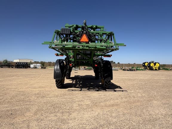 Image of John Deere R4030 equipment image 3