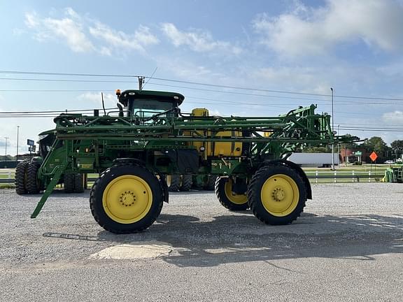 Image of John Deere R4030 equipment image 2