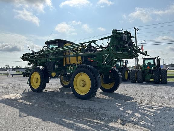 Image of John Deere R4030 equipment image 4