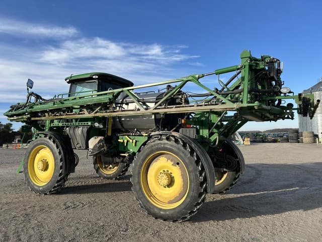 Image of John Deere R4030 equipment image 4
