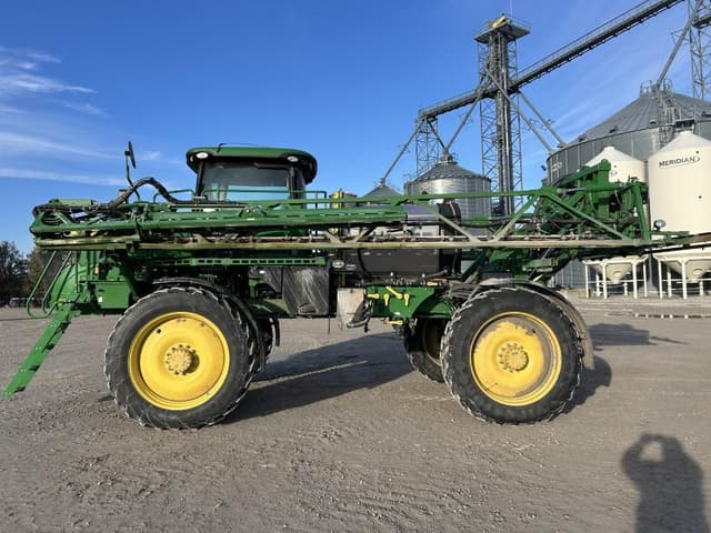 Image of John Deere R4030 equipment image 2