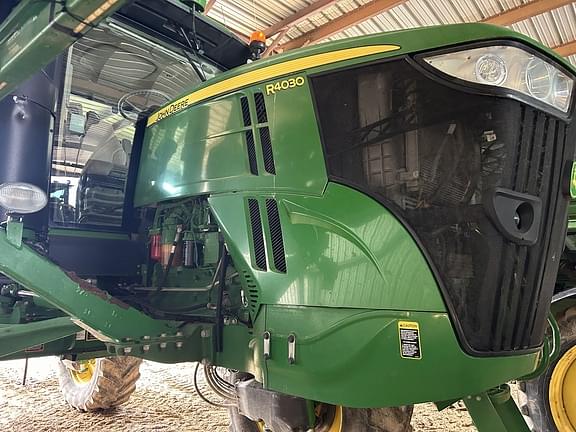 Image of John Deere R4030 Image 0