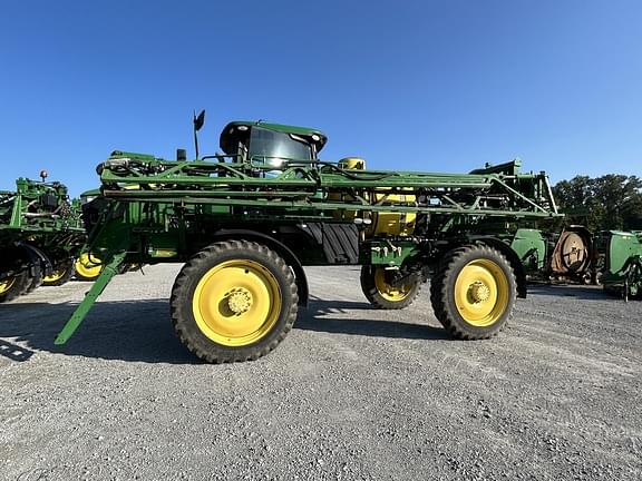 Image of John Deere R4030 equipment image 4