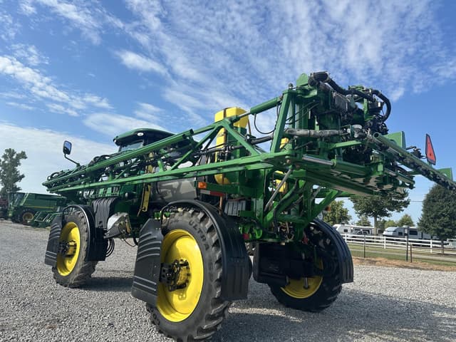 Image of John Deere R4030 equipment image 4