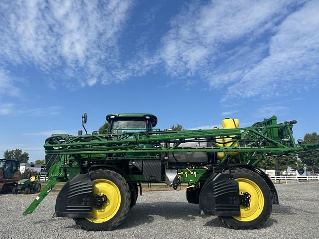 Image of John Deere R4030 equipment image 2