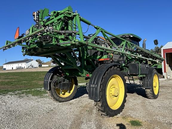 Image of John Deere R4030 equipment image 3