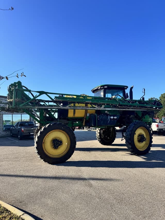 Image of John Deere R4030 equipment image 3