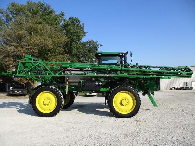 Image of John Deere R4030 equipment image 3