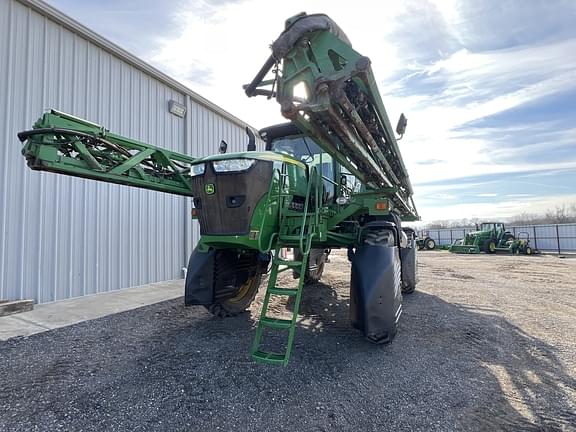 Image of John Deere R4030 equipment image 4