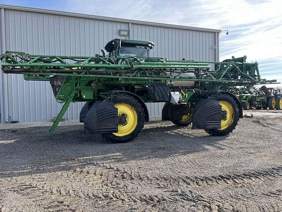 Image of John Deere R4030 equipment image 2