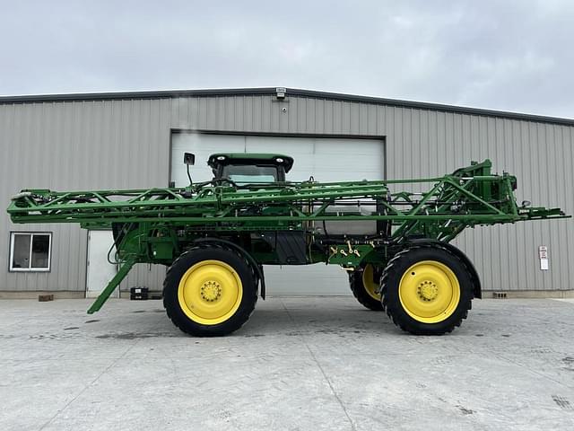 Image of John Deere R4030 equipment image 2