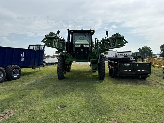 Image of John Deere R4030 equipment image 1