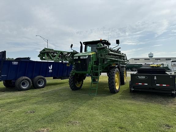 Image of John Deere R4030 equipment image 2