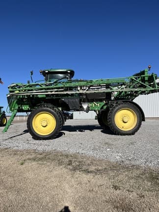 Image of John Deere R4030 equipment image 1