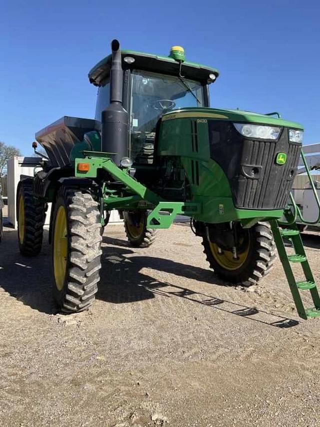 Image of John Deere R4030 equipment image 4