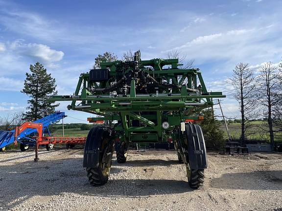 Image of John Deere R4030 equipment image 4