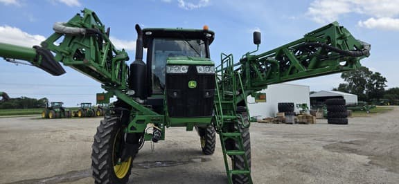 Image of John Deere R4030 equipment image 2