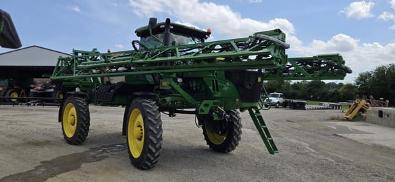 2014 John Deere R4030 Equipment Image0
