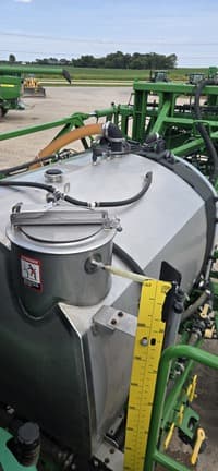Image of John Deere R4030 equipment image 4