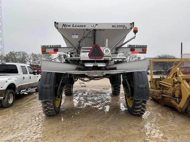 Image of John Deere R4030 equipment image 4