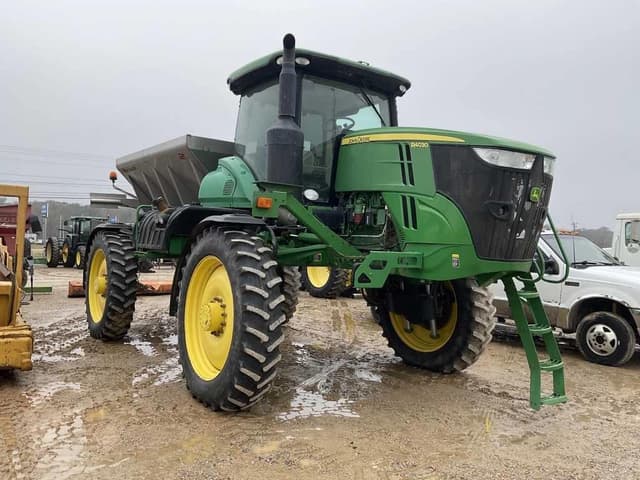 Image of John Deere R4030 equipment image 2