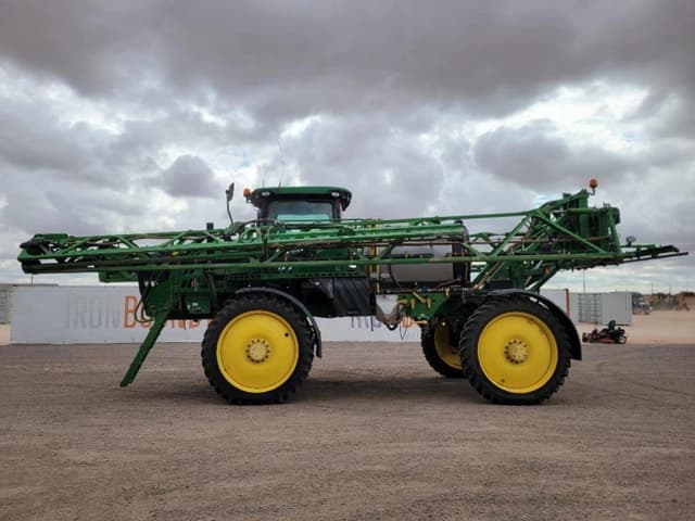 Image of John Deere R4030 equipment image 1