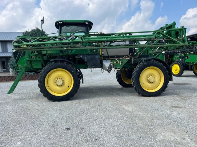 Image of John Deere R4030 equipment image 1