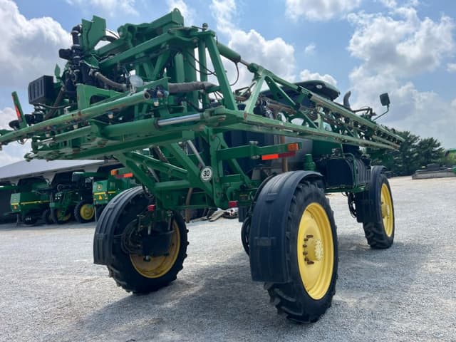 Image of John Deere R4030 equipment image 4