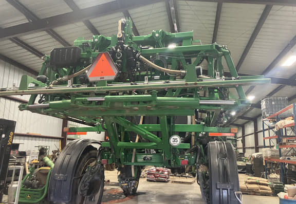 Image of John Deere R4038 equipment image 4
