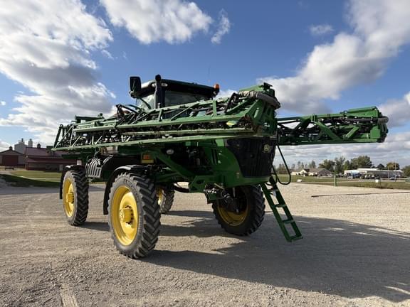 Image of John Deere R4038 equipment image 1