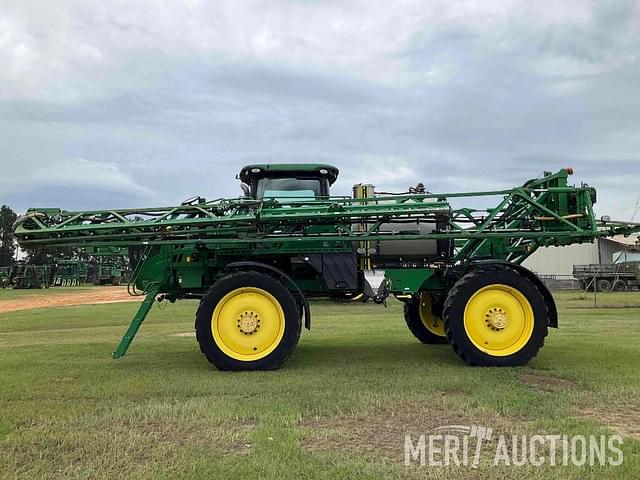 Image of John Deere R4038 equipment image 1