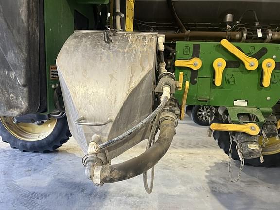 Image of John Deere R4038 equipment image 3