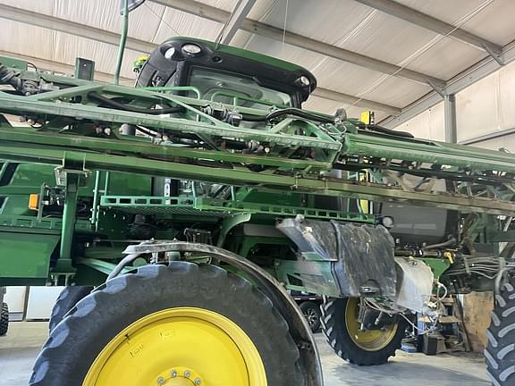 Image of John Deere R4038 equipment image 1