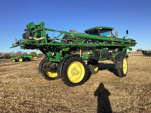 Image of John Deere R4038 equipment image 4