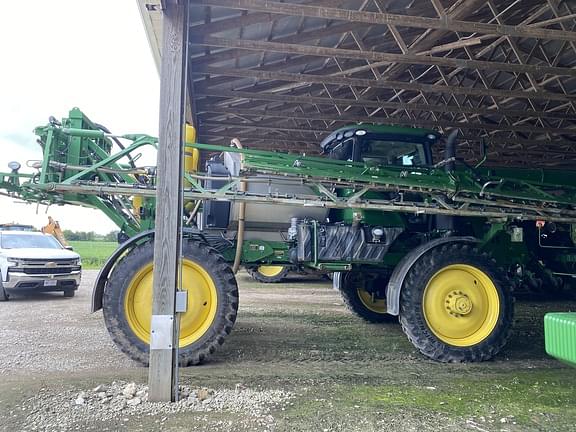 Image of John Deere R4038 equipment image 1