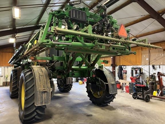 Image of John Deere R4038 equipment image 1