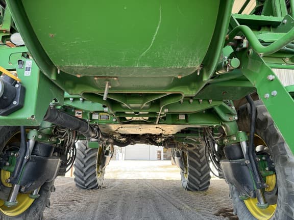 Image of John Deere R4038 equipment image 3