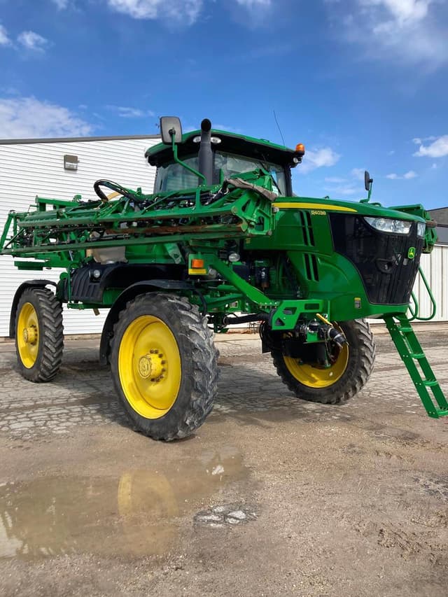 Image of John Deere R4038 equipment image 1